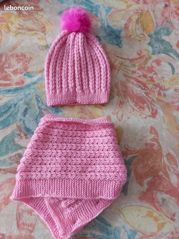 Bonnet et écharpe point tricot coeur pouvant se nouer fillette pour 2 / 3 ans (image 3)