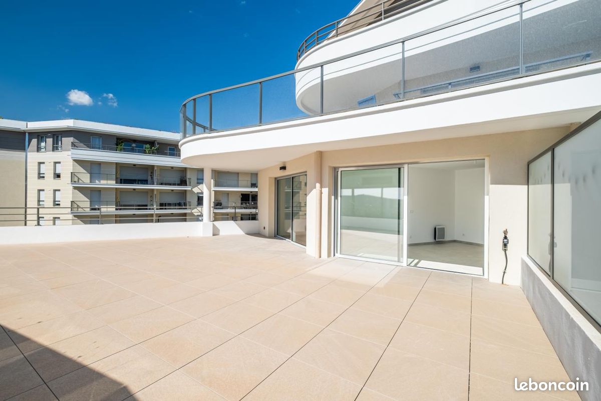 Appartement 4 pièces 101 m² · à Roquebrune-Cap-Martin · 101 m² · 2 445 €/mois