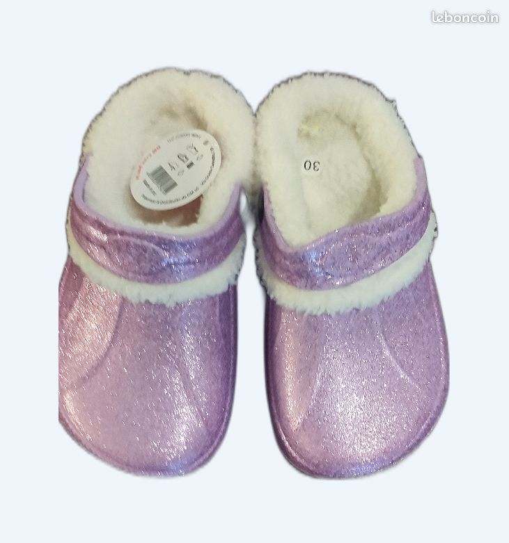 Chaussons fourrées à paillettes neuves (image 1)