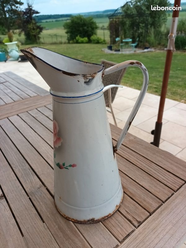 Broc de toilette émailler (image 2)
