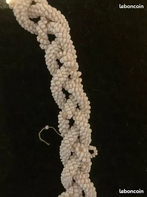 Collier et boucles d’oreilles assorties (image 3)
