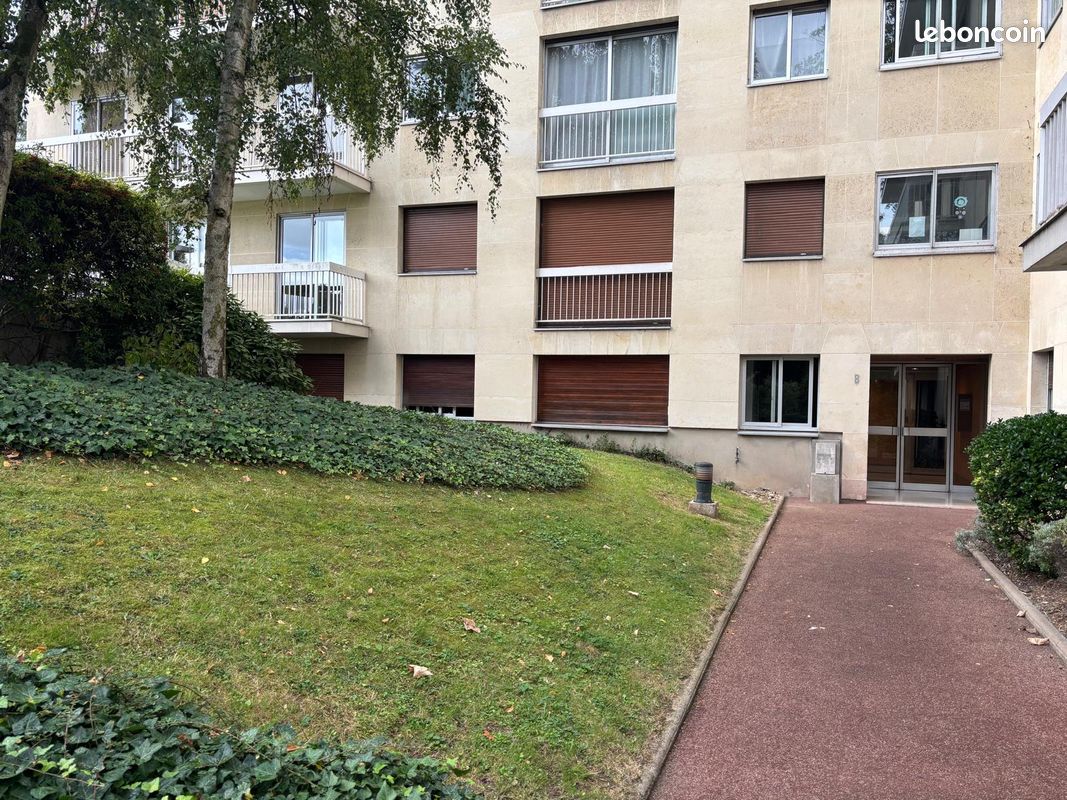 Appartement 1 pièce 18 m² · à Sèvres · 18 m² · 750 €/mois