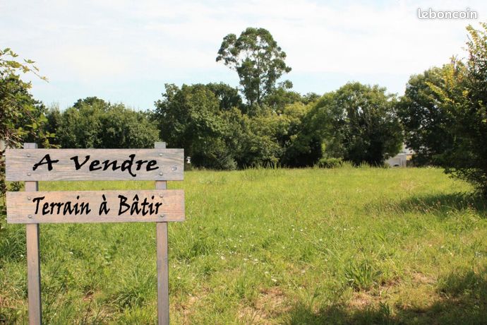 Terrain 1 000 m² Saint Hilaire
