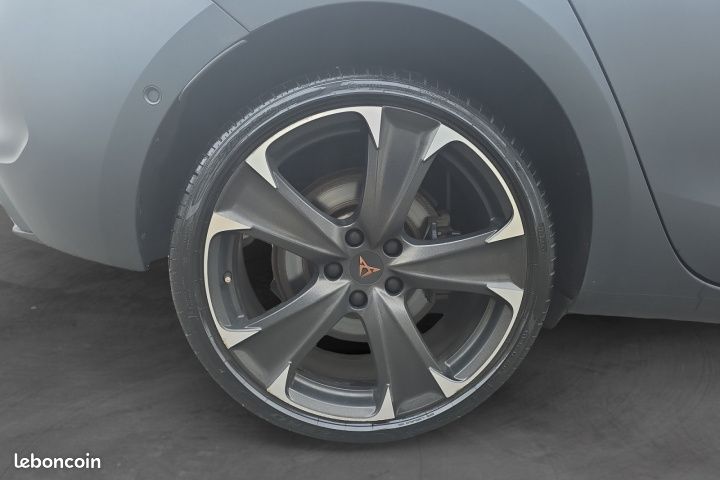 CUPRA LEON 1.4 E-HYBRID 245 VZ DSG6 Sièges chauffants Toit Ouvrant Peinture Mate Garantie 12 mois (image 5)