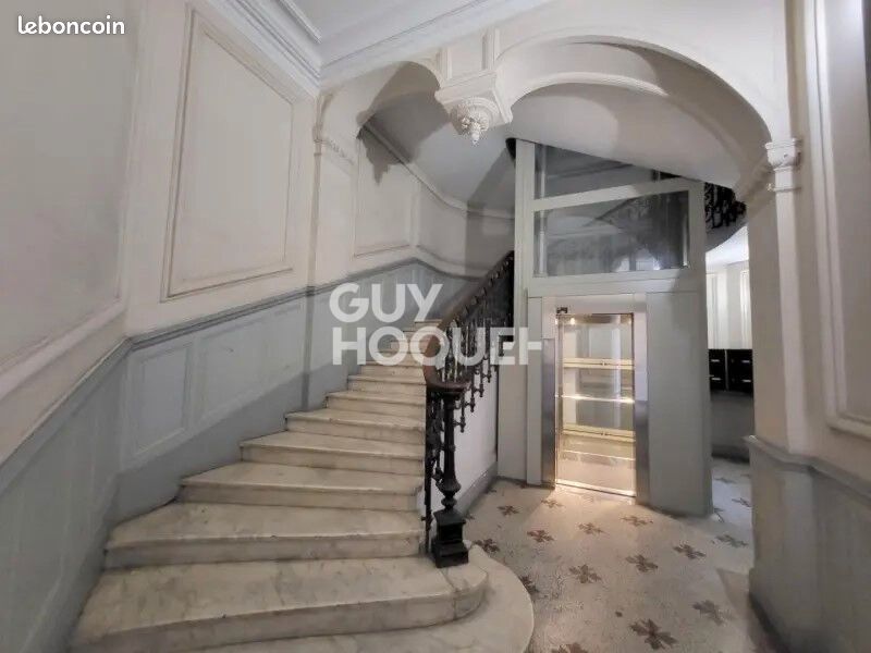 Appartement 6 pièces 201 m² · à Toulouse · 201 m² · 2 350 €/mois