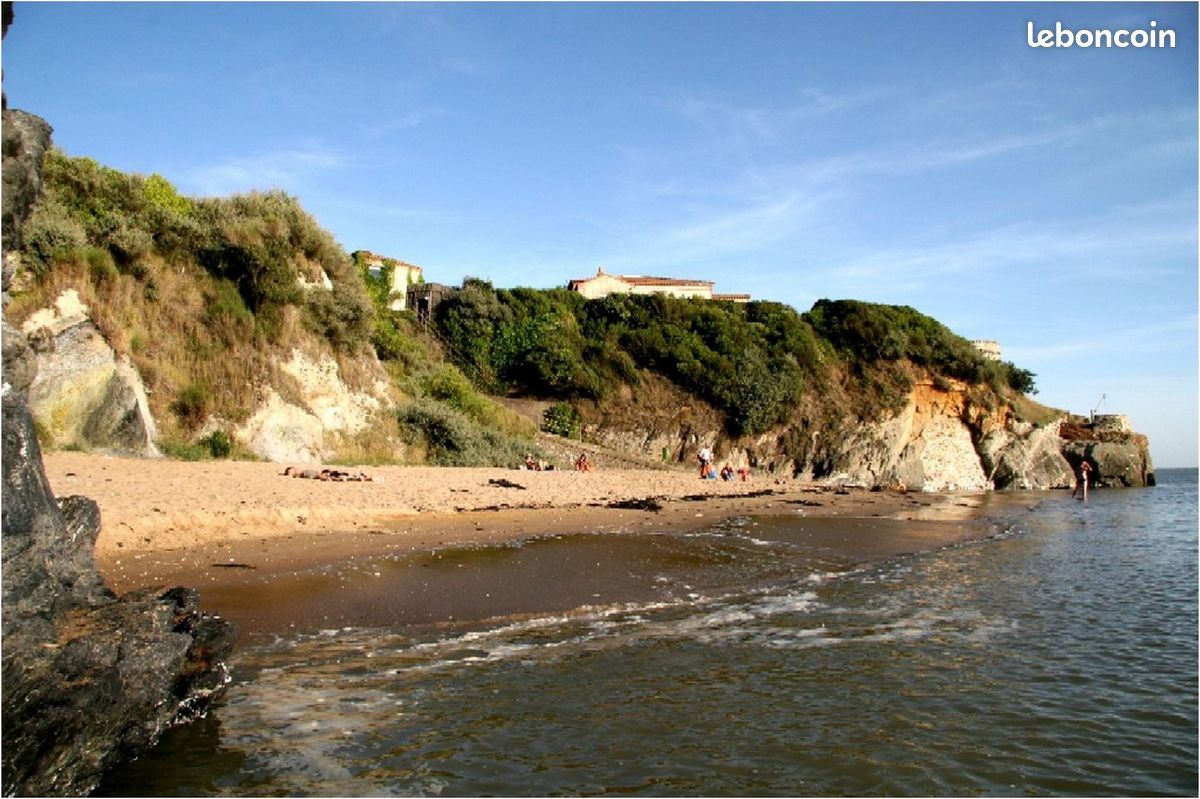 Dispo sem villa 3 chbres piscine ds residence proche commodites et plages sable (image 3)