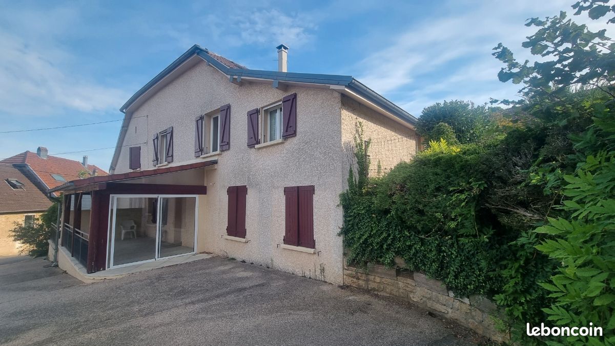 Maison 8 pièces 190 m² · à Vieilley · 190 m² · 1 600 €/mois