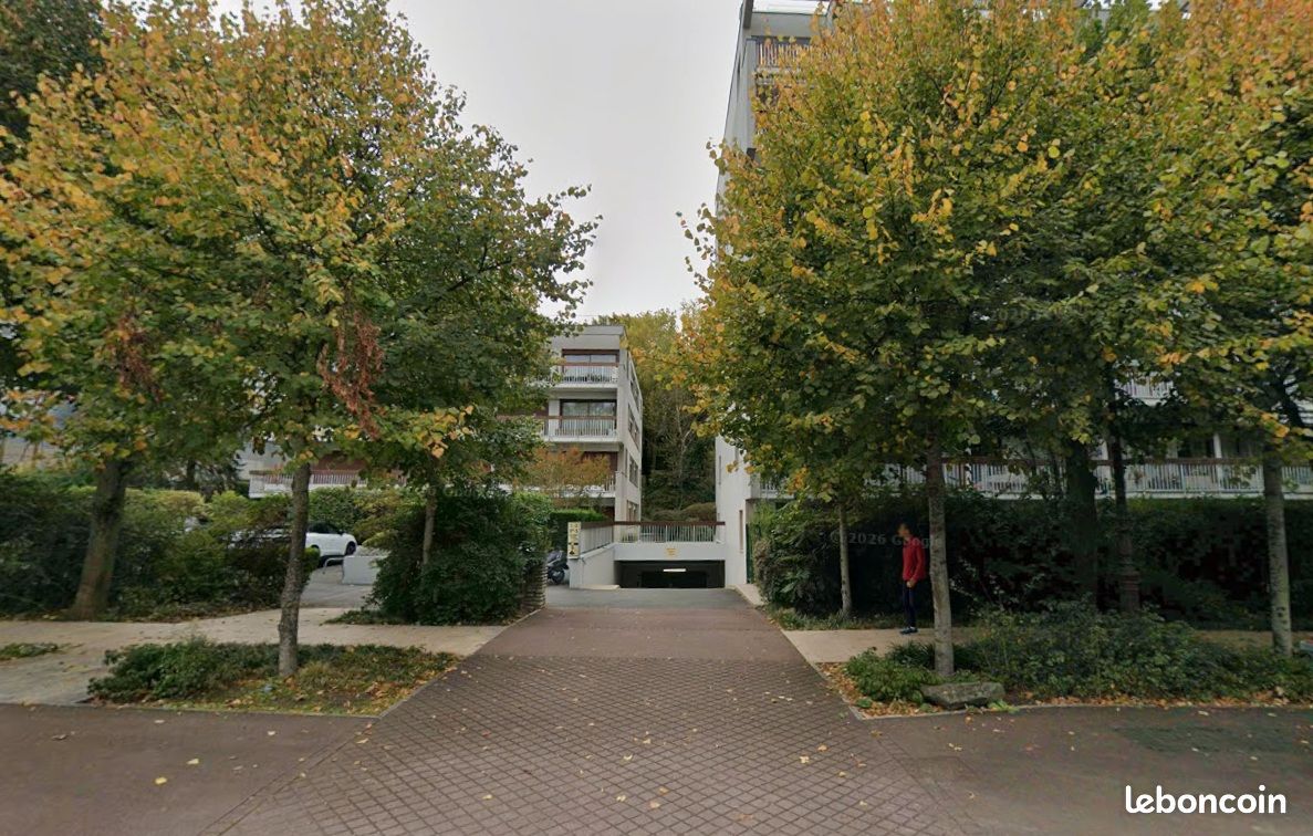 Parking 12 m² · à Saint-Cloud · 12 m² · 49 000 €