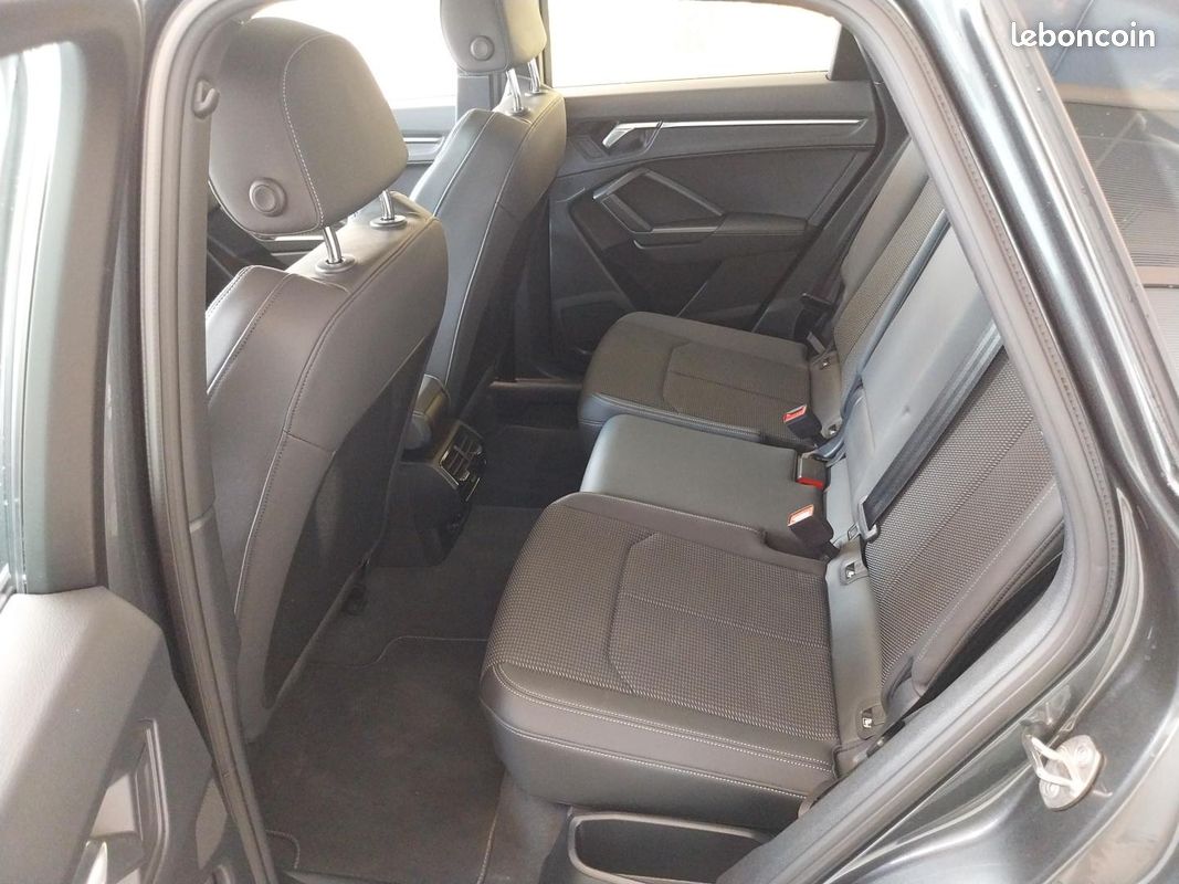 AUDI Q3 45 TFSIe 245 ch S tronic 6 S line (image 24)