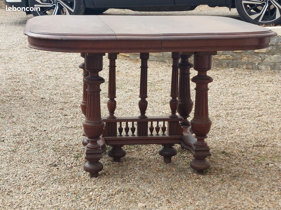 Table carree chêne style henri 2 (image 3)