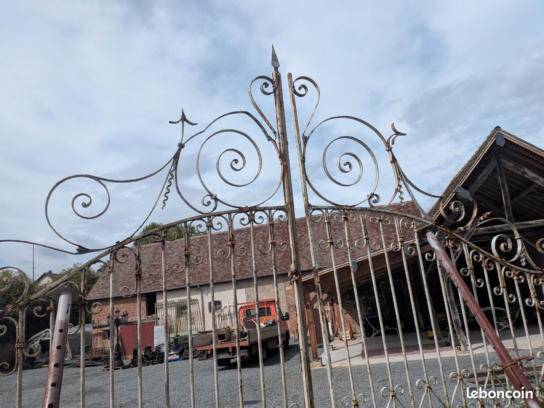 Grille portail de 1834 ancien fer forgé largeur 4 merres (image 8)