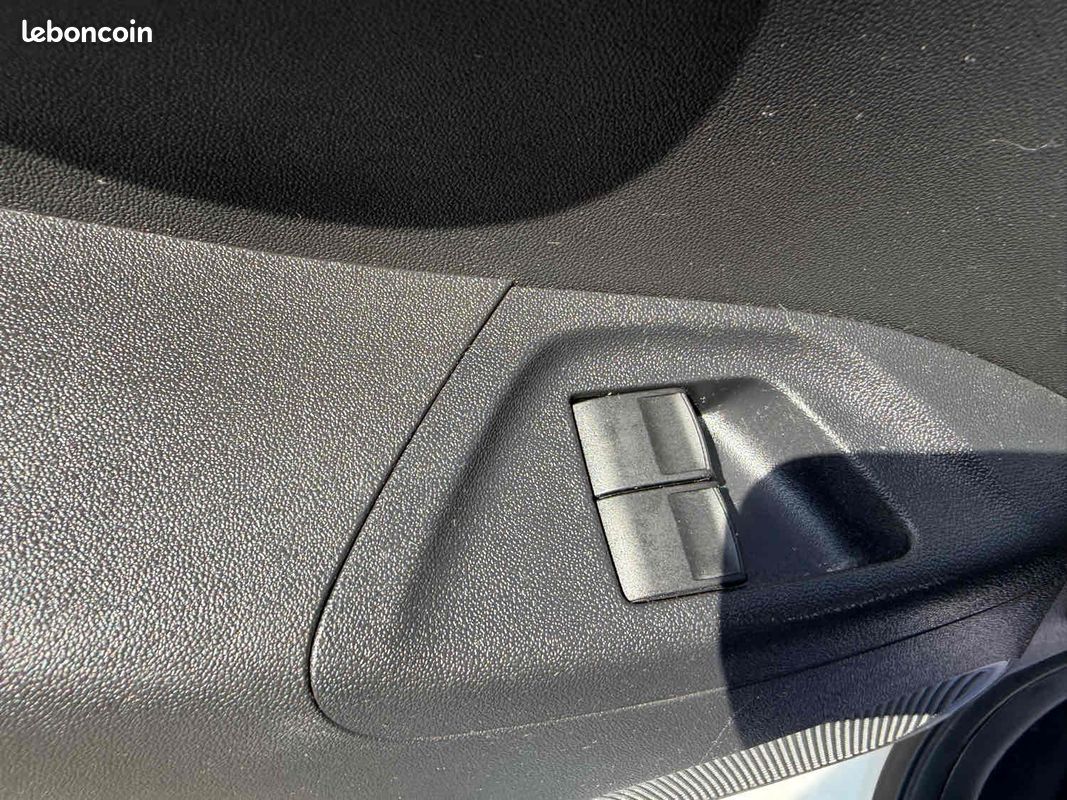 Toyota aygo ii 1.0 vvti 69 clim 55mkm (image 20)