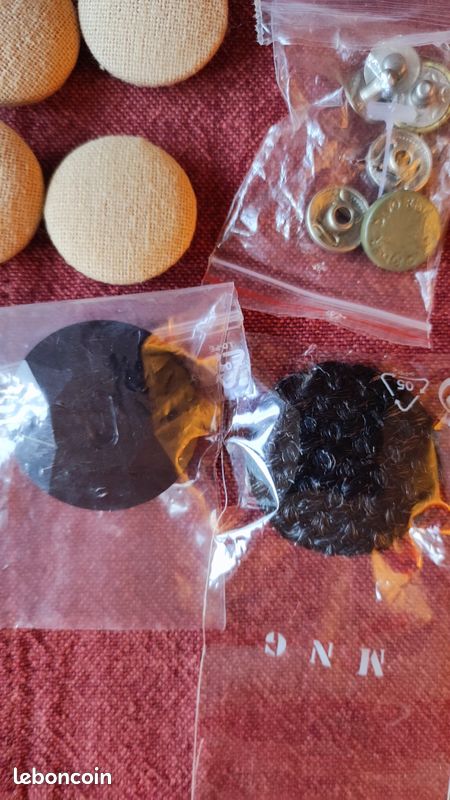 Neuf : lot de boutons + un kit d'étiquettes thermocollantes (image 4)