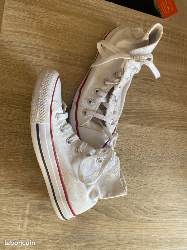 Converses blanches hautes femmes taille 37 (image 2)