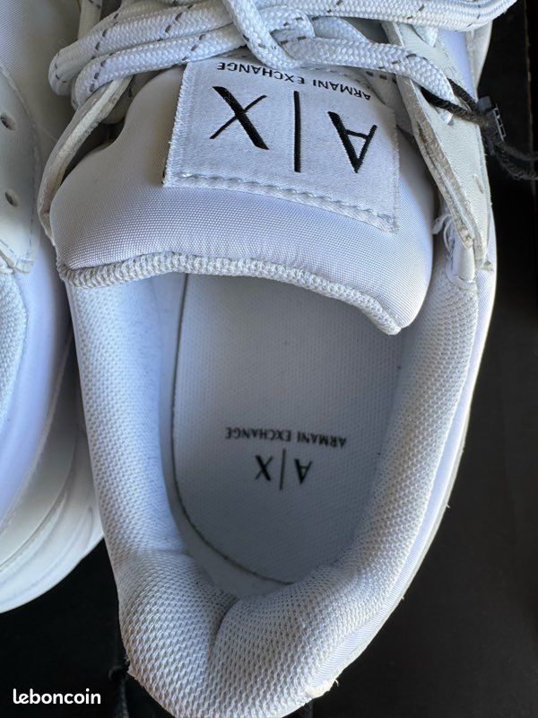 Basket armani blanche 42 état neuf Portée une Boîte d