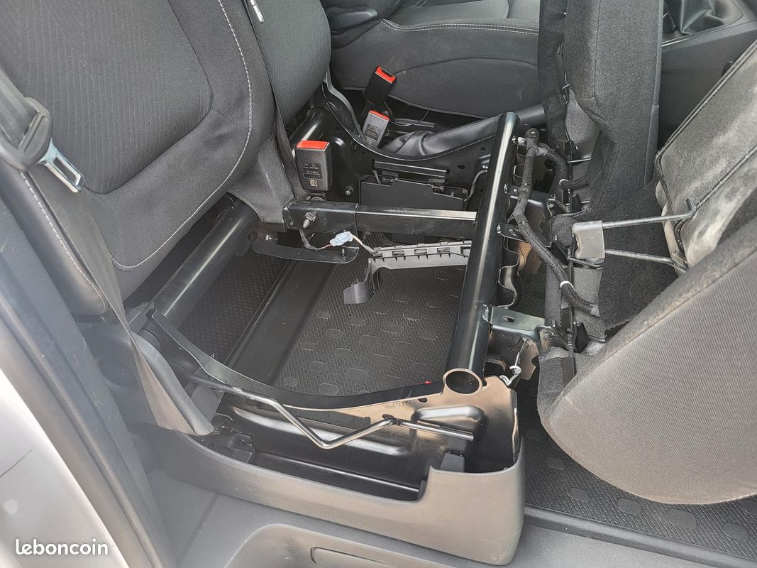 RENAULT TRAFIC L2H1 FOURGON 2.0Blue DCI 130 GRAND CONFORT 03 PLACES avec HABILLAGE BOIS COMPLET + PROJECTEURS FULL LED + RADARS ARRIÈRE + ROUE DE SECOURS / GARANTIE 12 MOIS ( Prix de Vente 18 990 HT ) (image 10)