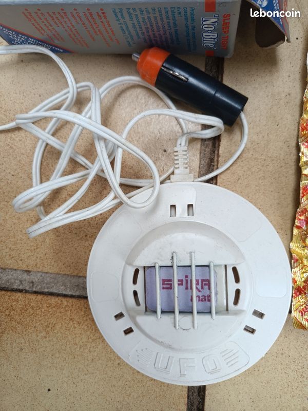 Antimoustique 12 volts pour camping car caravane avec tablettes diffusion (image 3)