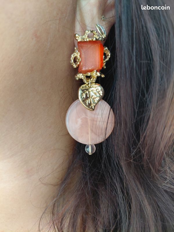 Boucles d'oreilles doré et rose (image 1)