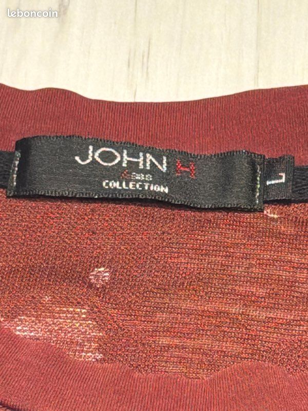 T-shirt (image 2)