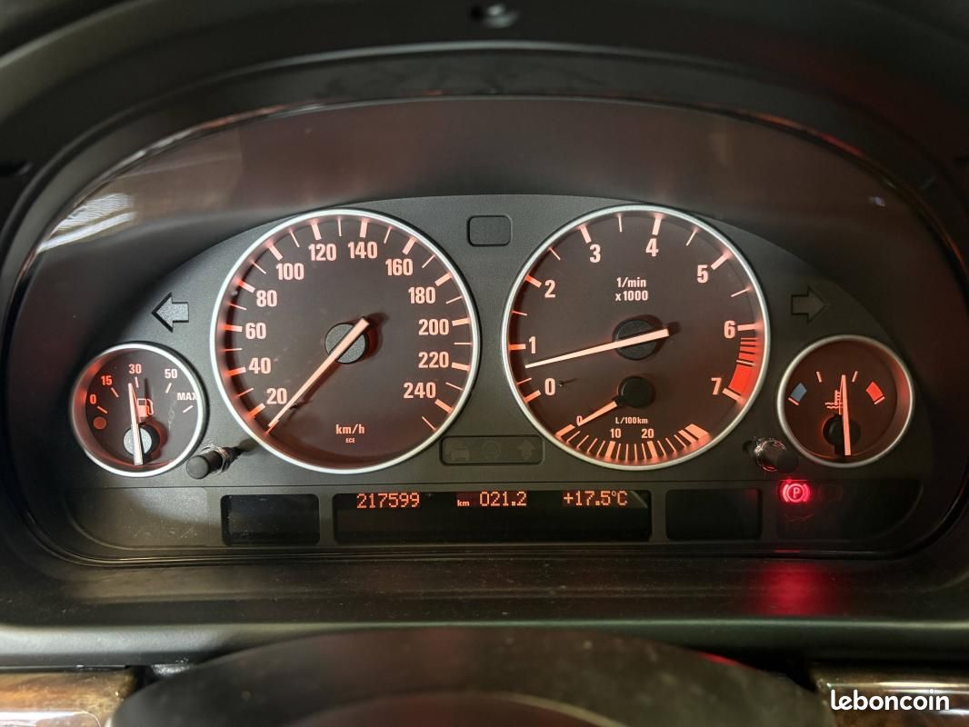 BMW Série 5 530i Pack M boite méca excellent état (image 17)