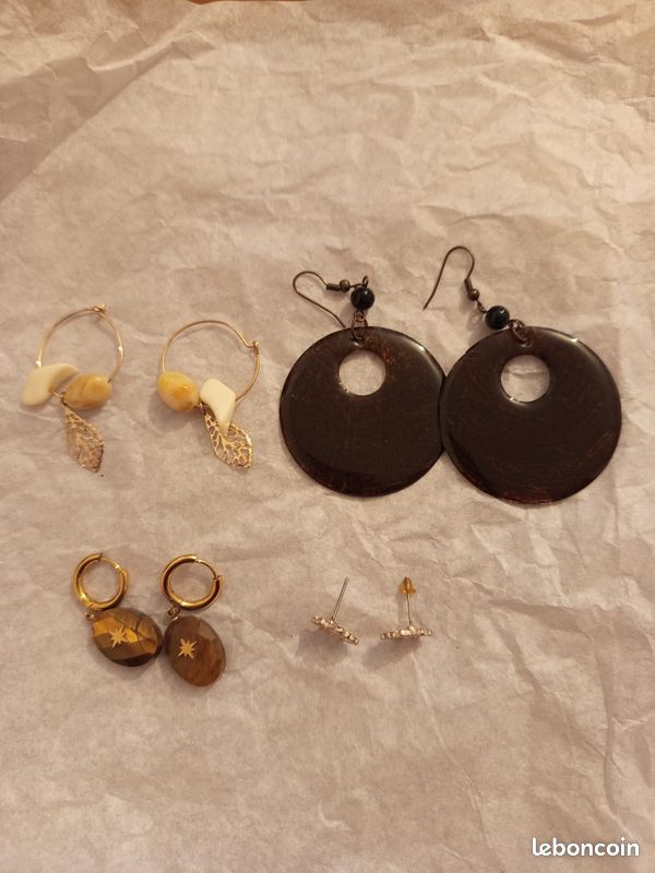 Lot de boucles d'oreille (image 1)