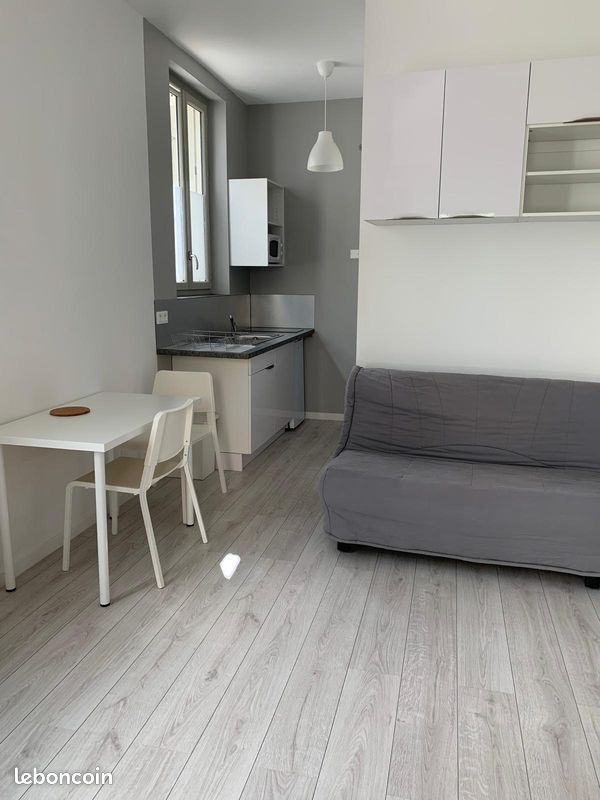 Appartement 1 pièce 18 m² · à Châtellerault · 18 m² · 420 €