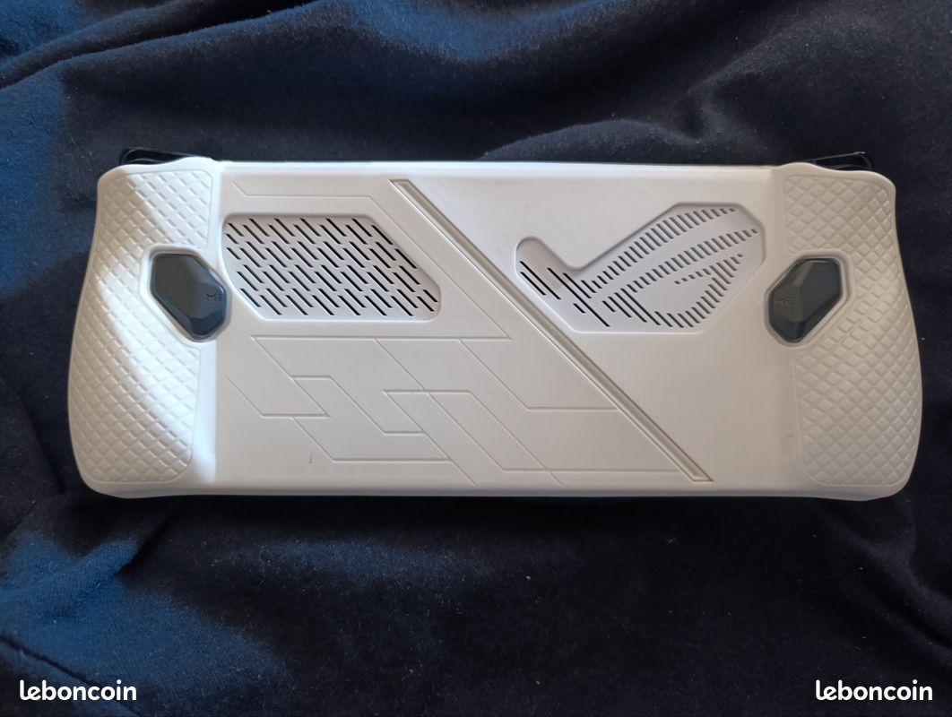 Console Asus Rog Ally Z1 Extreme 2 To avec sacoche rigide (image 3)