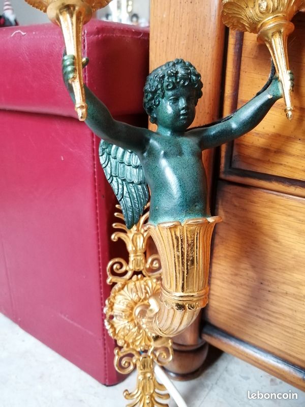 Sculpture ncienne d'un nge chérubin en prière - En vente sur 1stDibs