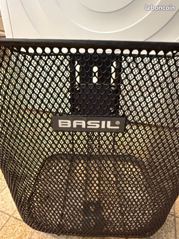 BASIL Panier de roue avant vélo 24 litres noir - Decatlhon (image 5)