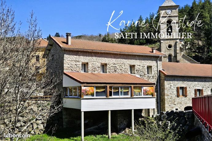 Propriété 8 pièces 245 m²