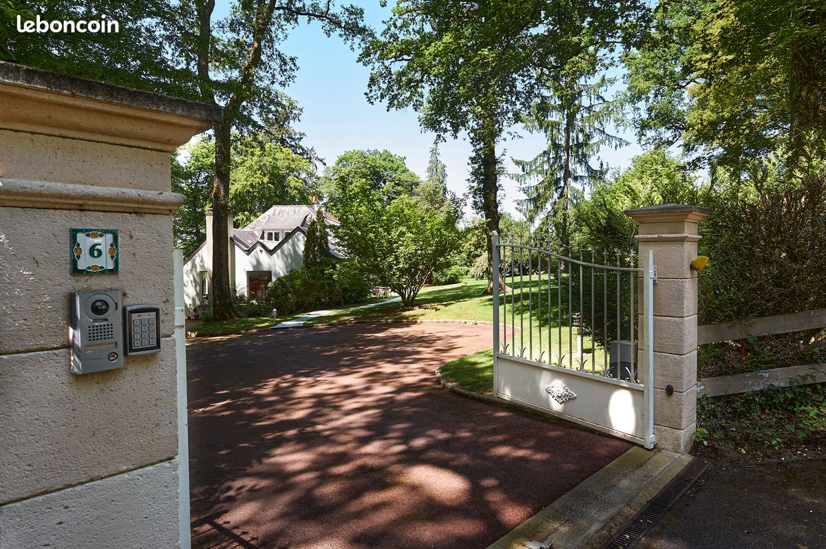 Maison 9 pièces 194 m² · à Château-Renault · 194 m² · 360 000 €
