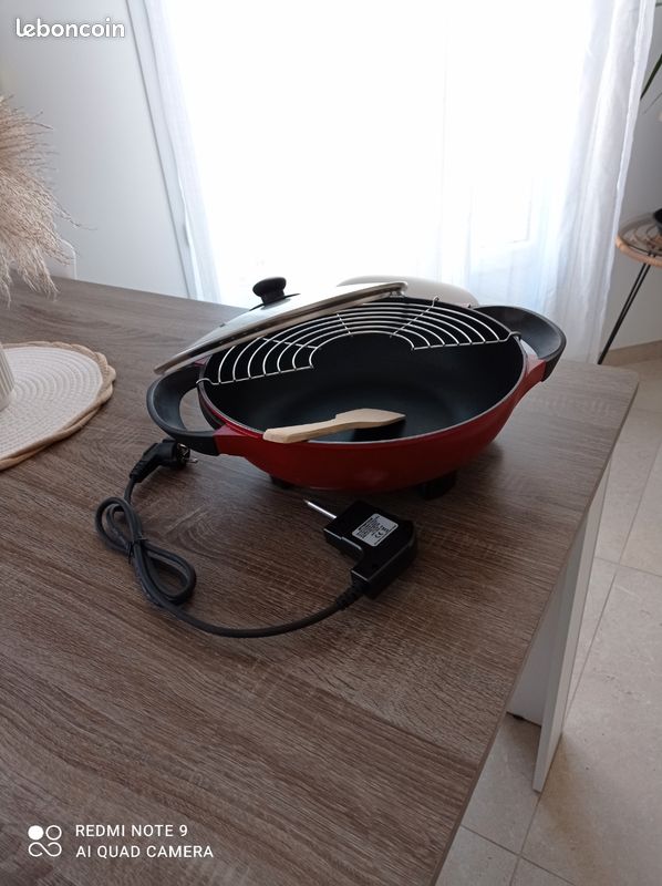 Wok électrique Domoclip 1500 W Noir et Rouge - Achat & prix