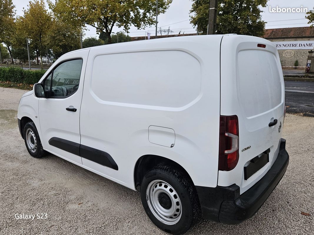 Opel Combo Cargo 1.5 CDTI 100cv Standard Pack Clim 2020 1ère Main (image 3)