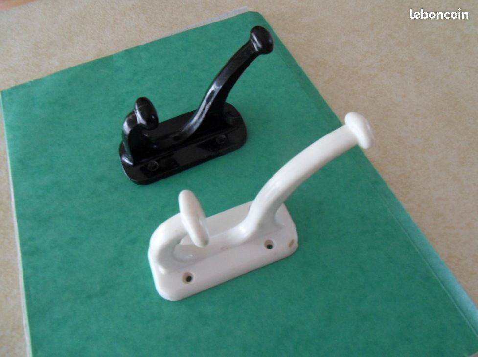 2 Patères PVC (image 2)
