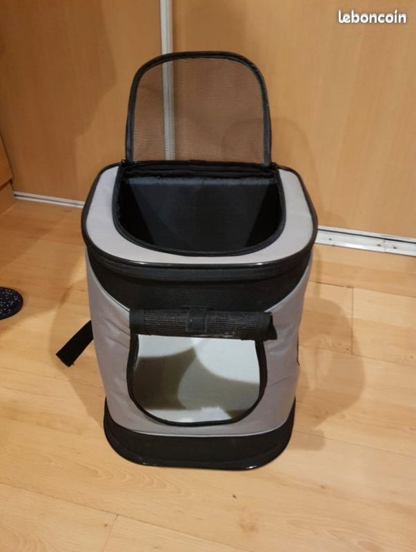 Sac transport
Sac à dos jusqu'à 8kg plusoins
Le sac à plusieurs ouvertures, bretelles réglables, une sangle d'accroche à l'intérieur, bandes réfléchissantes
Hauteur 50cm
Longueur 34cm
Largeur 27cm (image 1)