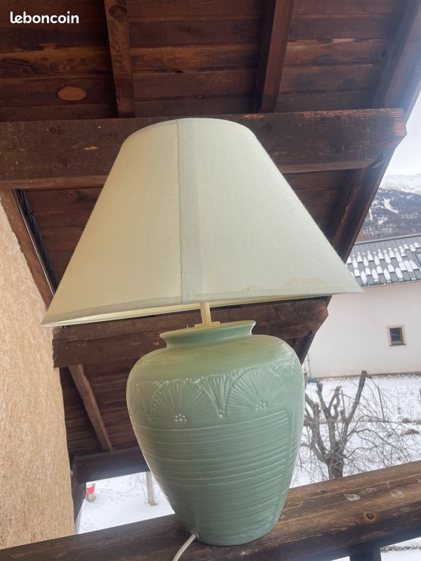 Lampe Vintage Élégante – Vert d’Eau & Détails Floraux (image 5)