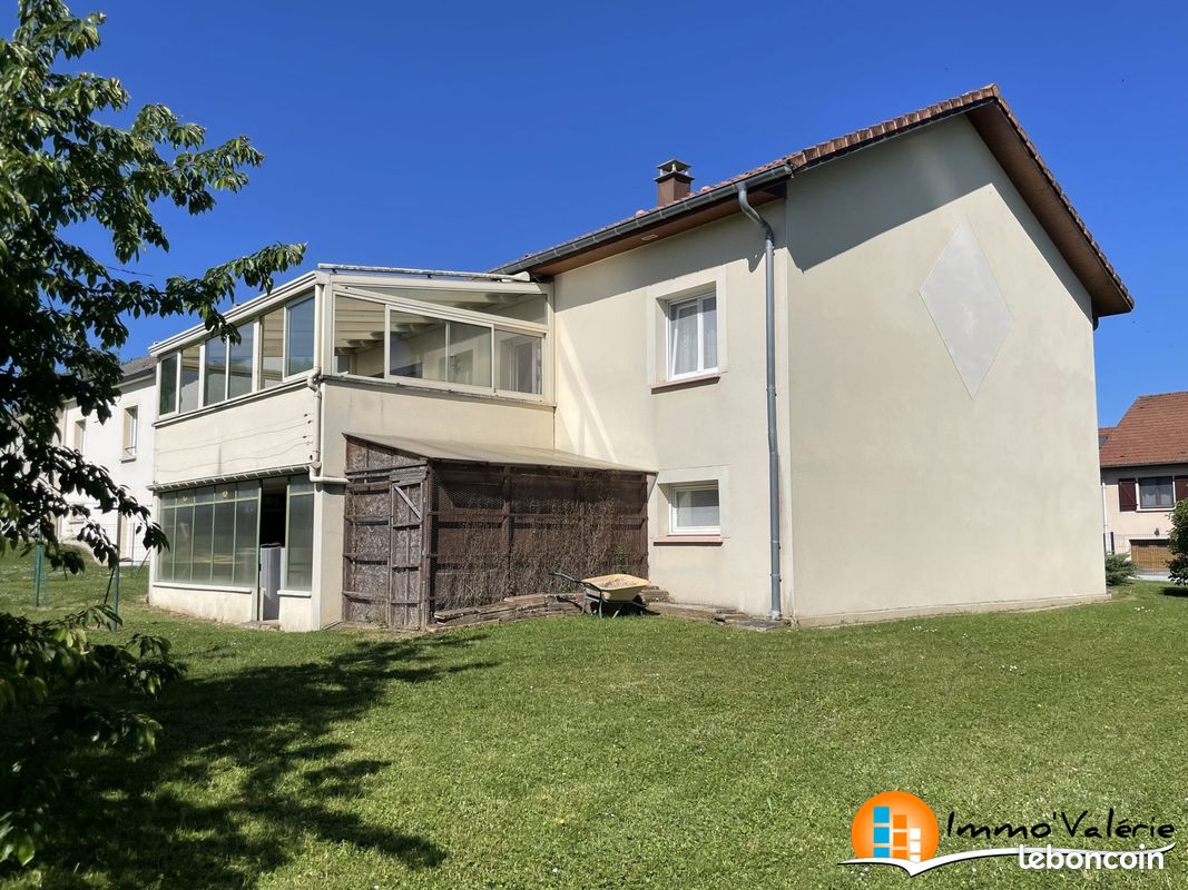 Maison 6 pièces 113 m² · à Charmes · 113 m² · 227 000 €