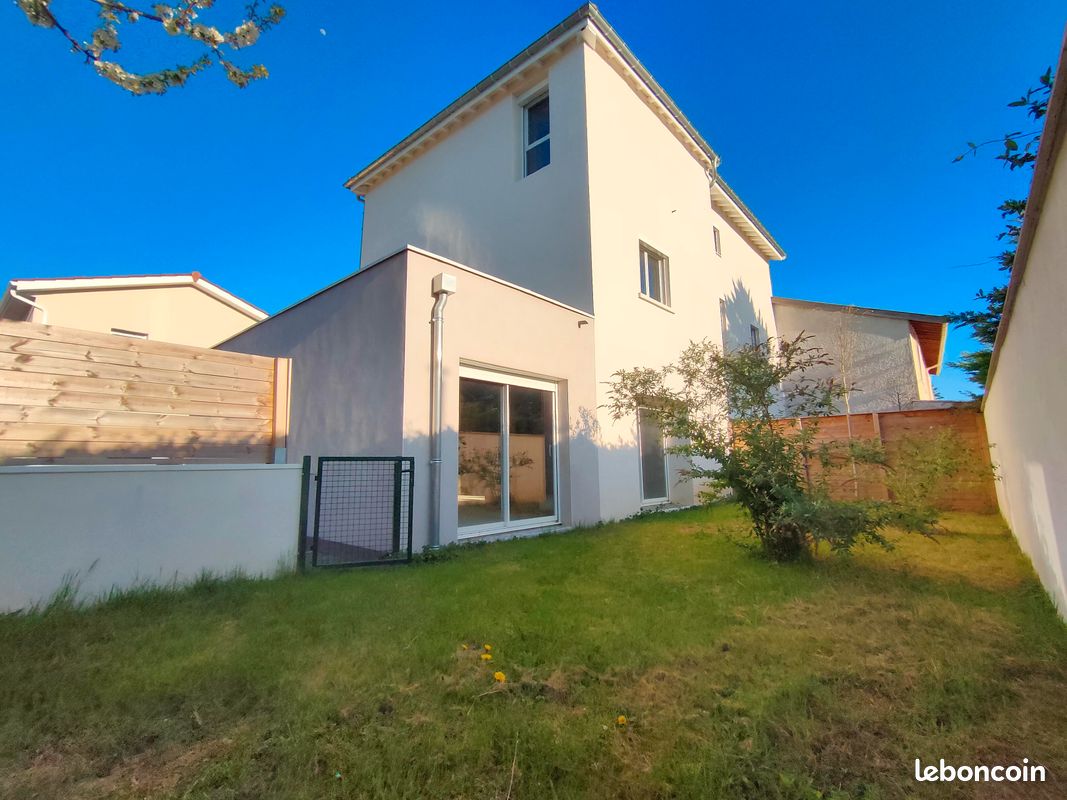 Maison 6 pièces 145 m² · à Sathonay-Village · 145 m² · 395 000 €