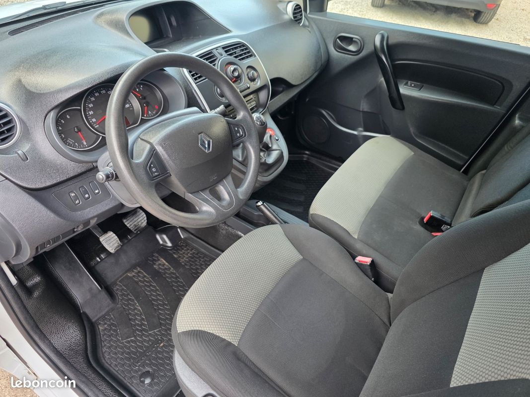 ✅️RENAULT KANGOO MAXI l2 1.5 DCI 90 CH ⏩️3 PLACES ⏩️SANS AD BLUE ⏩️EN COURS DE PRÉPARATION⏩️ LE KANGOO SERA VENDU AVEC UNE PREPARATION IDENTIQUE A UN INTERIEUR PROCHE DU NEUF (image 5)