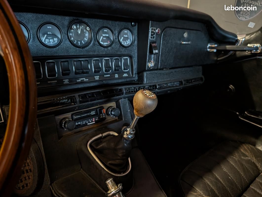 Jaguar E-Type Series 2 4.2 6 cyl en ligne (image 13)