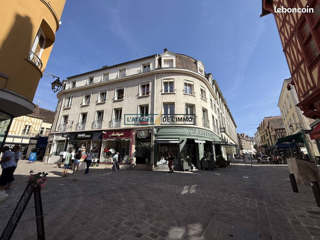 Appartement 1 pièce 131 m² · à Auxerre · 131 m² · 210 000 €