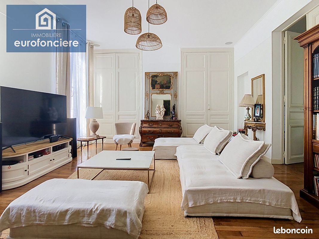 Maison 9 pièces 295 m² · à Villeneuve-l'Archevêque · 295 m² · 274 000 €