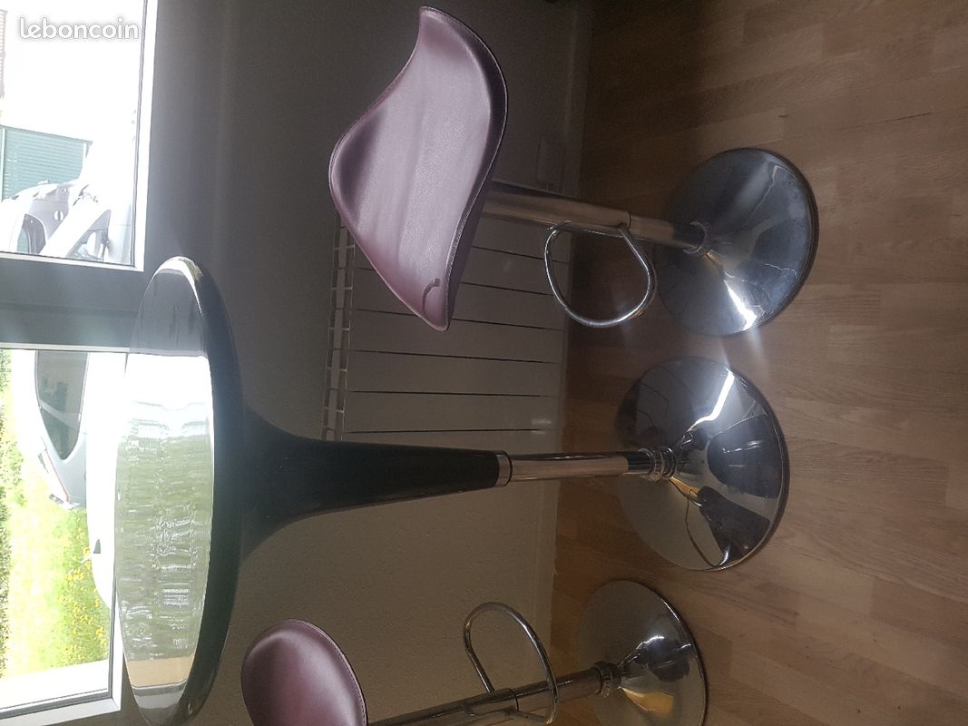 Table et tabouret (image 1)