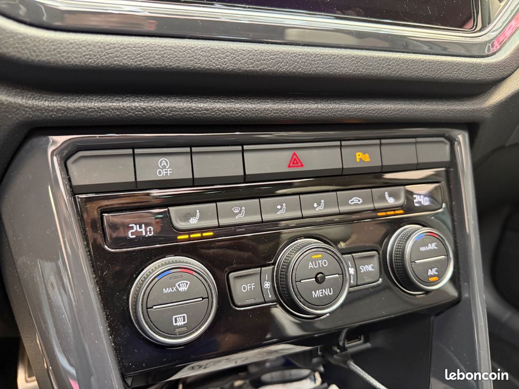 VOLKSWAGEN T-ROC 1.5 TSI 150 EVO Start/Stop DSG7 Carat Exclusive / Entretien Exclusif Volkswagen / Toit Ouvrant (image 32)