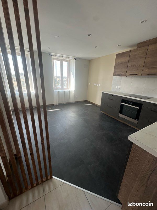 Appartement 3 pièces 50 m² · à Saint-Chély-d'Apcher · 50 m² · 660 €