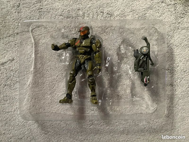 EXCLUSIVE: Halo: Red Team Leader Spartan (Sideshow) | Figurky a sošky