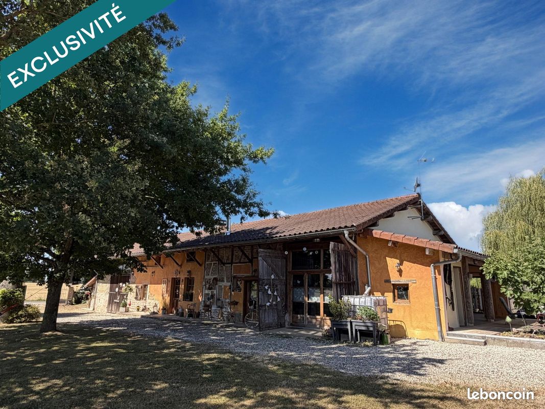 Maison 7 pièces 276 m² · à Romenay · 276 m² · 330 000 €