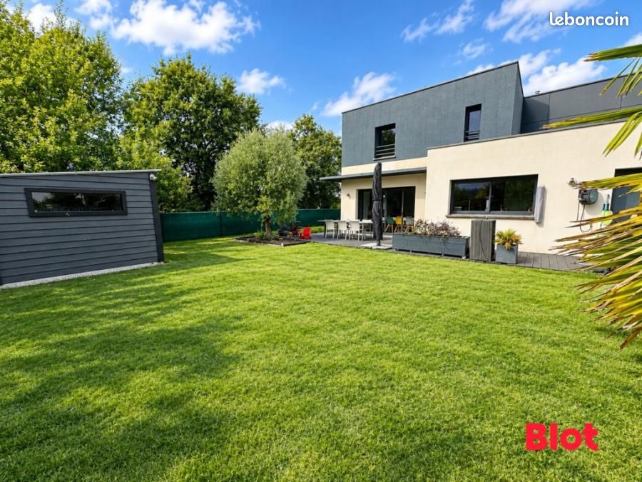Maison 6 pièces 151 m² · à Montfort-sur-Meu · 151 m² · 409 500 €