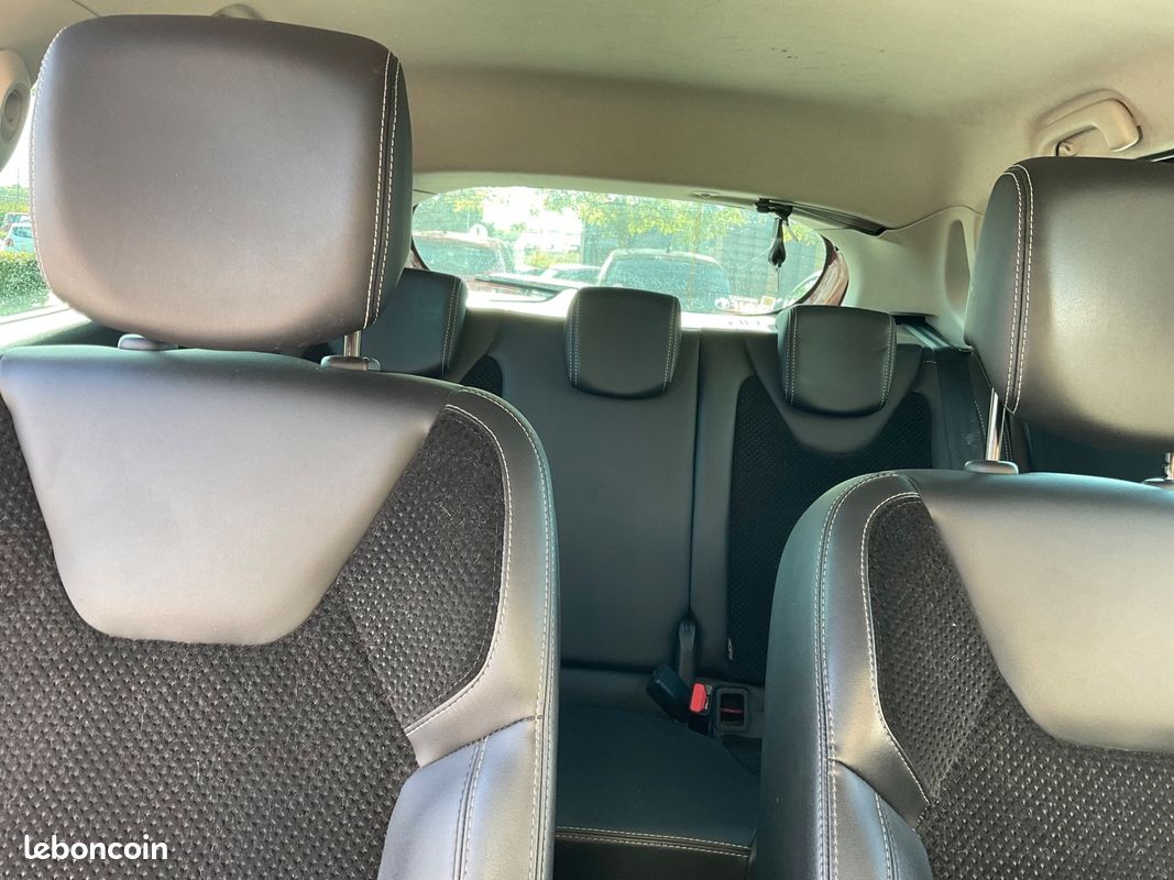Renault clio 1.2 tce 120 energy intens (image 28)
