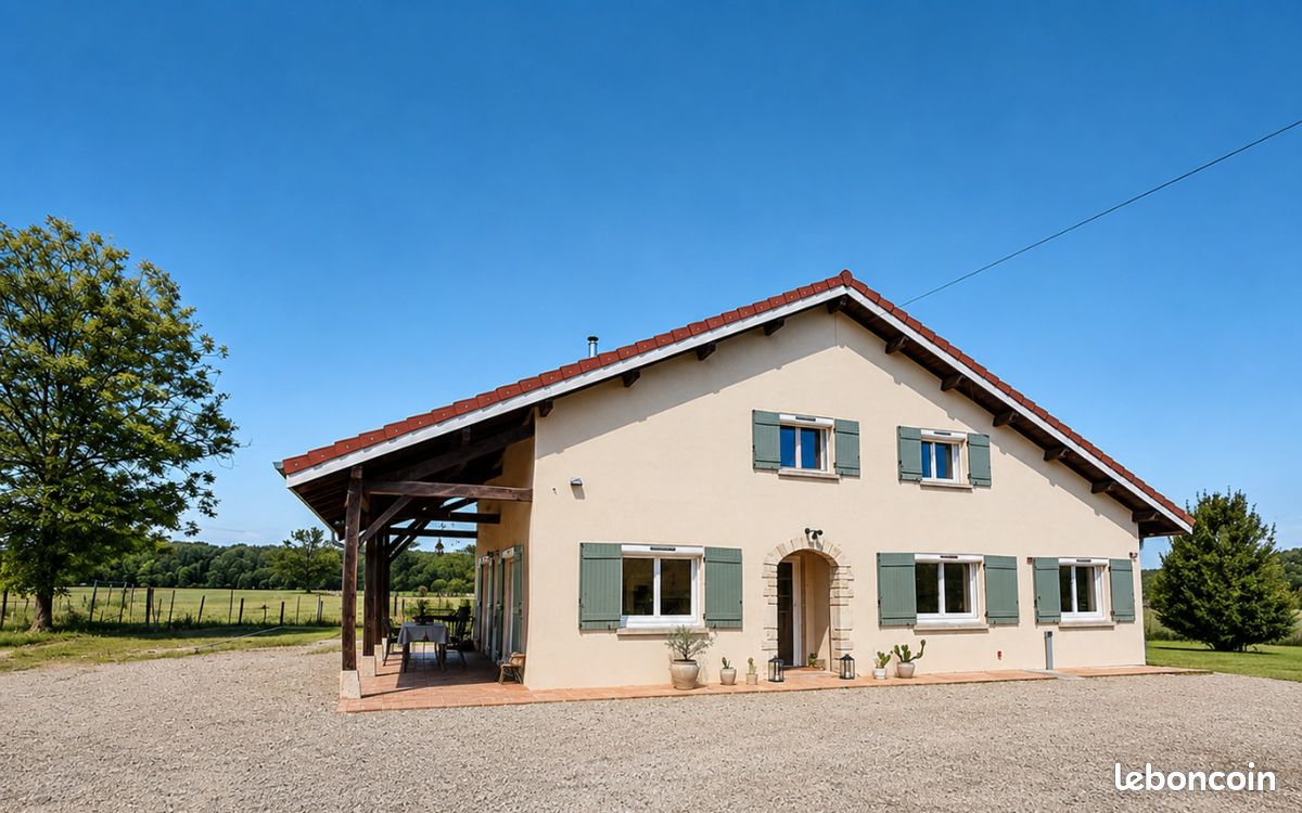 Maison 7 pièces 187 m² · à Attignat · 187 m² · 369 000 €